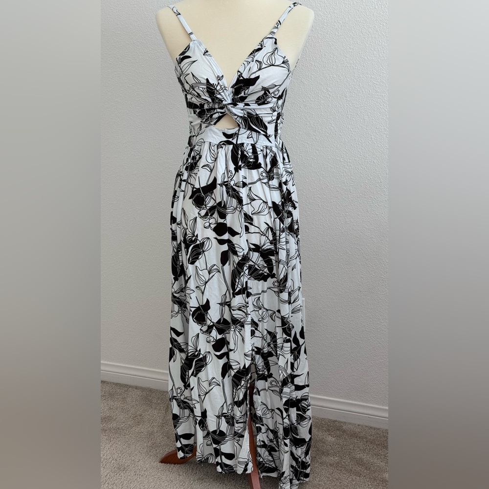 Black and white beach wear/cover up with slit on the side